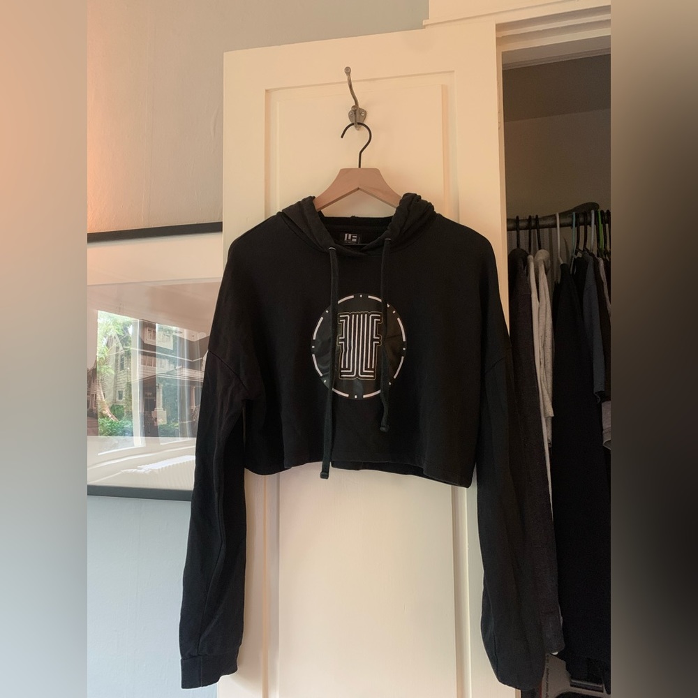LF Cropped Hoodie in Medium